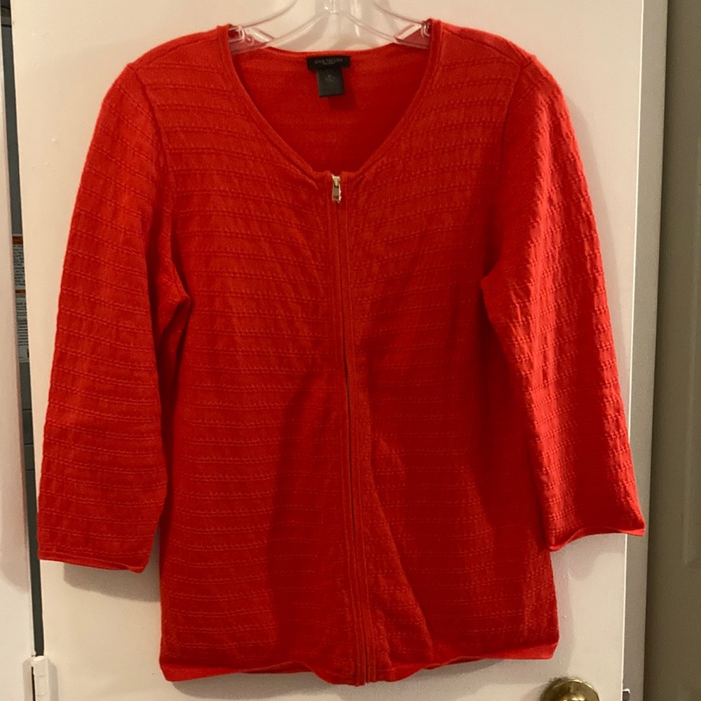 🟩🟩 Ann Taylor Women’s Deep Coral Zip-up 3/4 Length Sleeved Sweater (size M)